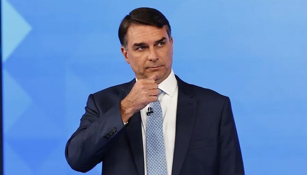 Migraciones confirmó que Bolsonaro ingresó anoche a la Argentina por Misiones y partió en un vuelo privado