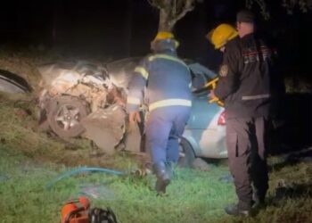 Un muerto, cinco heridos y un conductor demorado tras un choque frontal en San Martín