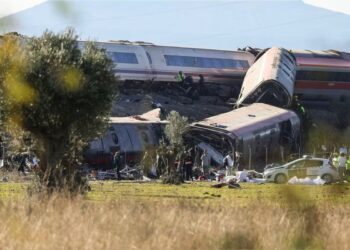 Choque de trenes en España deja más de 40 muertos y decenas de heridos