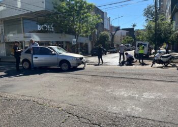 Una motociclista resultó lesionada tras chocar con un automóvil en Posadas