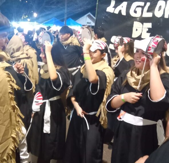 La Estudiantina se despide de las noches de calle en la Costanera de Posadas