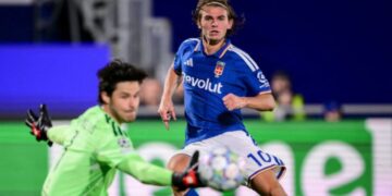 Nico Paz se lució en la goleada del Como a Manchester United en Champions League