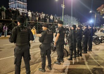 Drones, cámaras y patrullas acompañarán el cierre de la Estudiantina posadeña en la última noche de calle